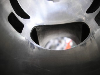 Abrasive wear in cylinder